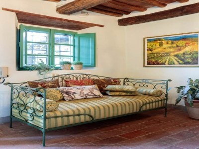 Villa Villa in Tuscany with Infinity Pool and Views - Features photo 110