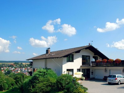 Apartment Haus Fernblick-Ferienwohnung 1 in Bad König - Apartment