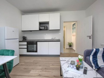 Apartment Two Bedroom Apartment With Terrace (A2) - Outdoor photo 4