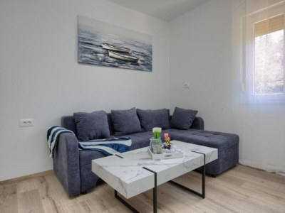 Apartment Two Bedroom Apartment With Terrace (A2) - Outdoor photo 9