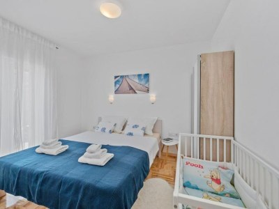 Apartment Two Bedroom Apartment With Terrace And Sea View (Adriatica) - Features photo 21