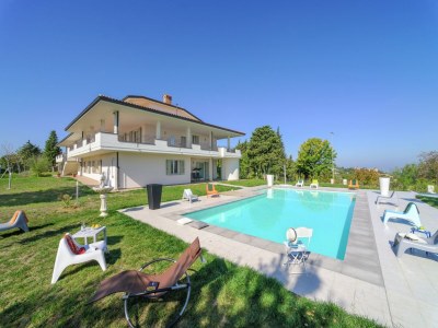 Villa Grand Villa in Tavullia in Belvedere Fogliense - PU - Villa