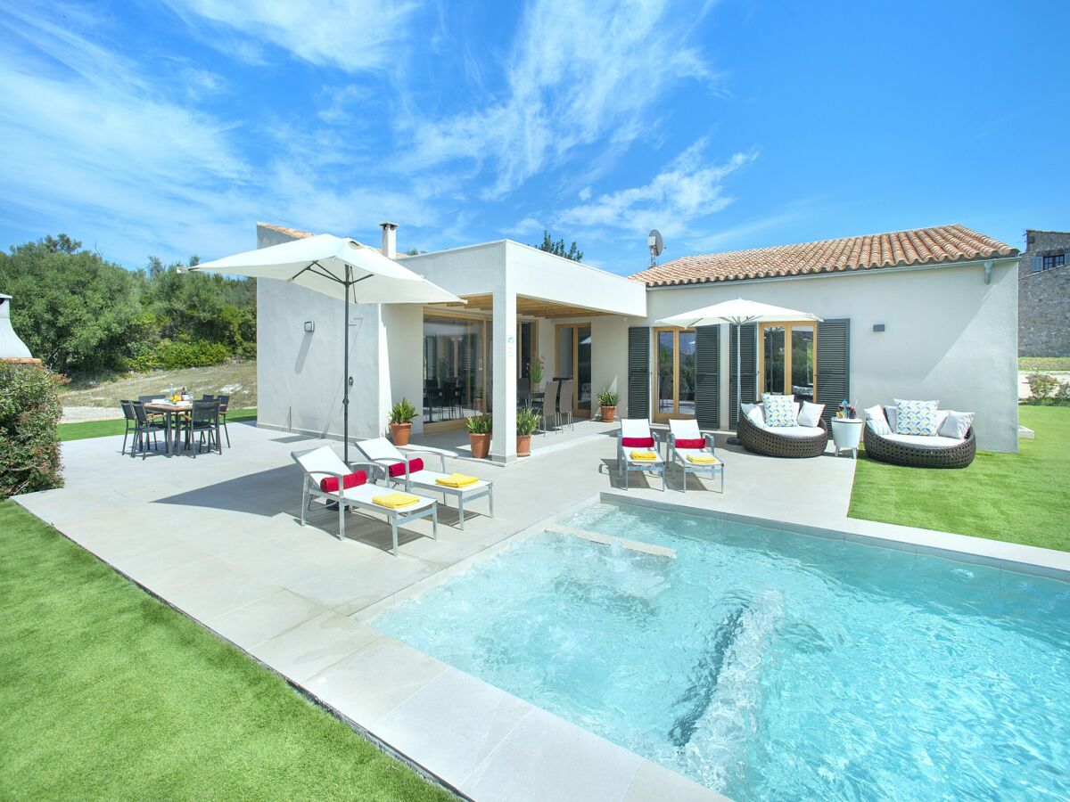 Villa Villa in Pollensa with Pool & Mountain Views