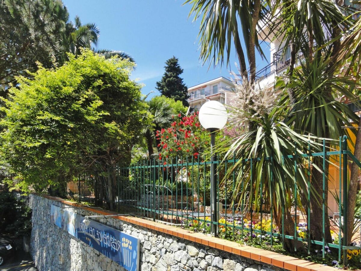 Holiday park Wohnung in Pietra Ligure - Outdoor photo 2