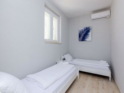Apartment Apartment Kate - Two Bedroom Apartment with Sea View - Features photo 14