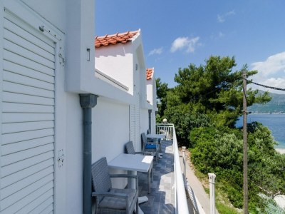 Apartment Holiday Home Maćus-One Bedroom Apartment with Balcony in Koločep - Apartment
