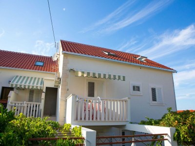 Apartment Apartments Lenka - Two Bedroom Apartment with Garden Terrace A4 - Outdoor photo 2