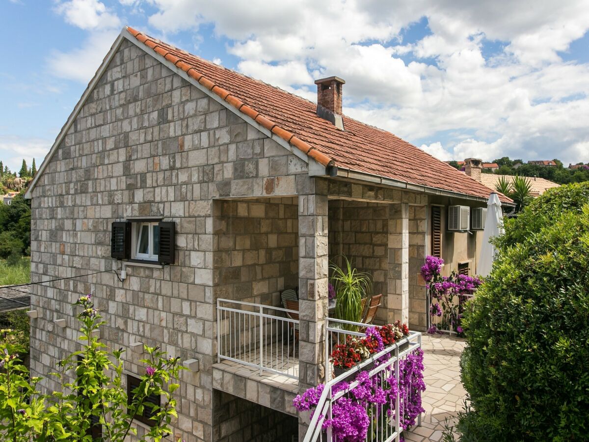Apartment Apartments Maria Koločep- Three Bedroom Apartment with Backyard Terrace and Sea View - Outdoor photo 5