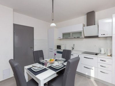 Apartment Apartments Villa Enzian - Comfort Two Bedroom Apartment with Balcony and Sea View - Features photo 9