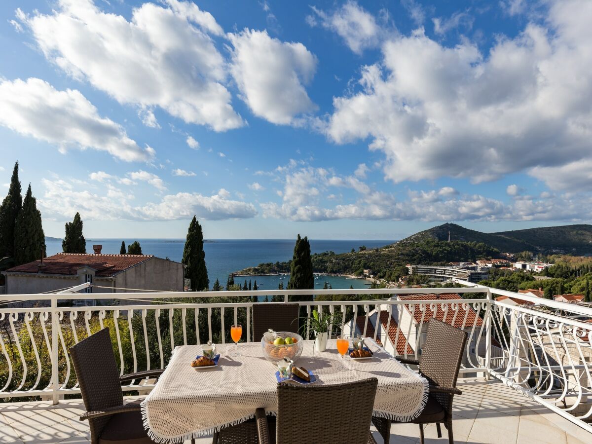 Apartment Apartments Villa Enzian - Standard Two Bedroom Apartment with Terrace and Sea View