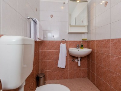 Apartment Color Apartments - Standard One-Bedroom Apartment with Terrace and Partial Sea View (Red) - Features photo 17
