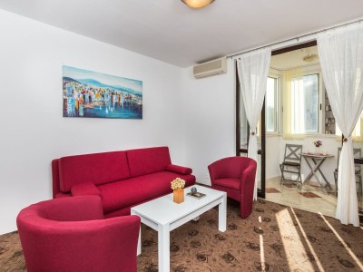 Apartment Apartment Brajković - One Bedroom Apartment with Loggia and Sea View - Features photo 6