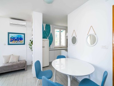 Apartment Apartment Radovan - One-Bedroom Apartment with Balcony and Sea View - Features photo 15