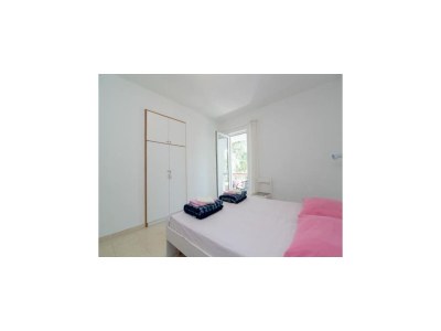 Apartment Apartments Boguvila - Two-Bedroom Basic Apartment with Terrace (A1) - (ST) - Features photo 5