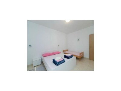 Apartment Apartments Boguvila - Two-Bedroom Basic Apartment with Terrace (A1) - (ST) - Features photo 8