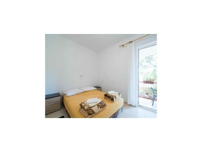 Apartment Apartments Boguvila - Two-Bedroom Basic Apartment with Terrace (A1) - (ST) - Features photo 11