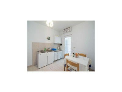 Apartment Apartments Boguvila - Two-Bedroom Standard Apartment with Terrace (A6) - (ST) - Features photo 5