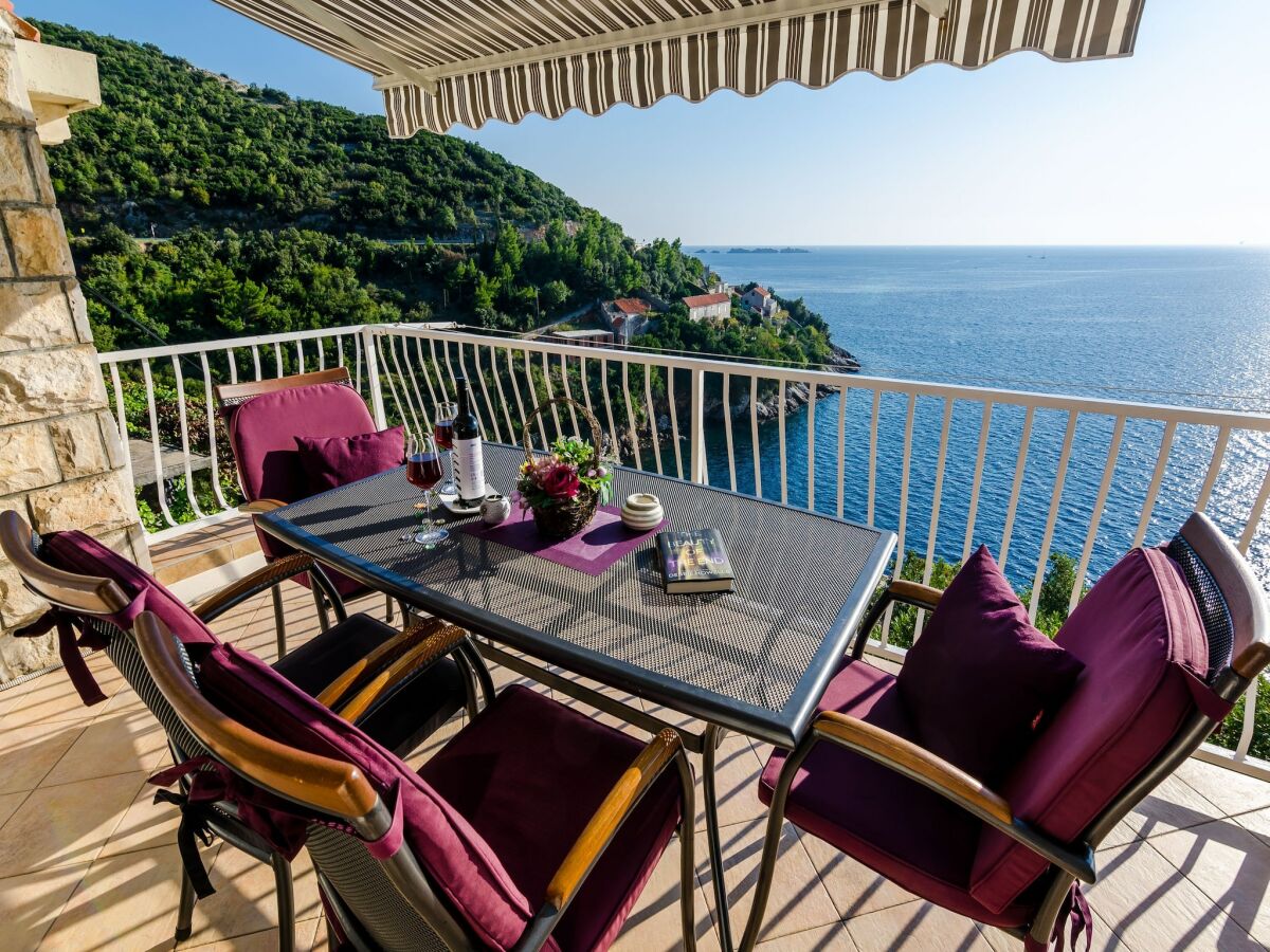 Apartment Indy's Beach Apartments -Two Bedroom Apartment with Balcony and Sea View
