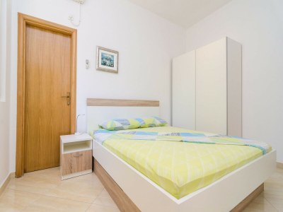 Apartment Apartments & Rooms Barišić - Standard Studio Apartment with Balcony and Garden View (G1-6) - Features photo 13