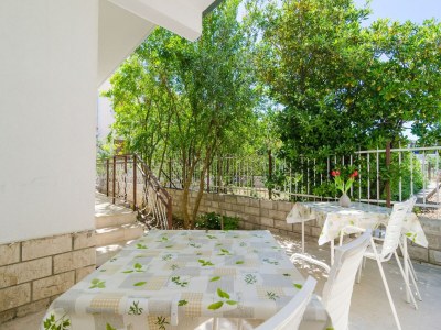 Apartment Apartments & Rooms Barišić - Superior Studio Apartment with Balcony and Garden View (G2-7) - Outdoor photo 9