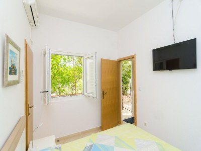 Apartment Apartments & Rooms Barišić - Superior Studio Apartment with Balcony and Garden View (G2-7) - Outdoor photo 17
