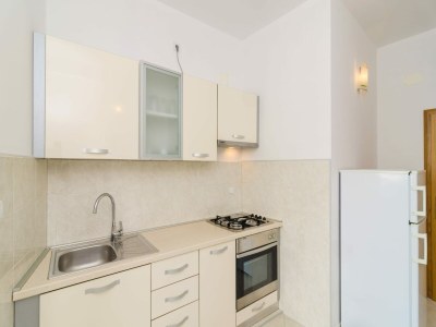 Apartment Apartments & Rooms Barišić - Studio Apartment with Balcony and City View (First Floor)-APT 10 - Features photo 13