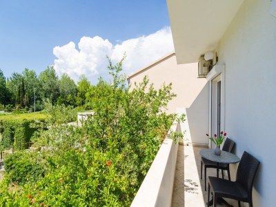 Apartment Apartments & Rooms Barišić - Studio Apartment with Balcony and Garden View (Second Floor)-APT 13 - Outdoor photo 7
