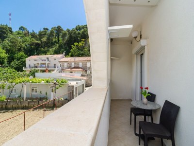 Apartment Apartments & Rooms Barišić - Studio Apartment with Balcony and City View (Second Floor) (Apt 14) - Outdoor photo 2
