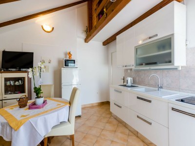 Apartment Apartment Marina View - One-Bedroom Apartment with Terrace and Sea View in Dubrovnik - Apartment