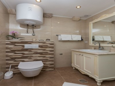 Apartment Apartment&Rooms Savonari - Superior Double Room with Balcony and Sea View (Soba 1) - Features photo 4