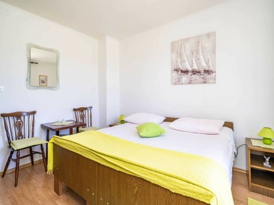 Apartment Apartment Laurel Leaf - Three Bedroom Apartment with Terrace - Features photo 12