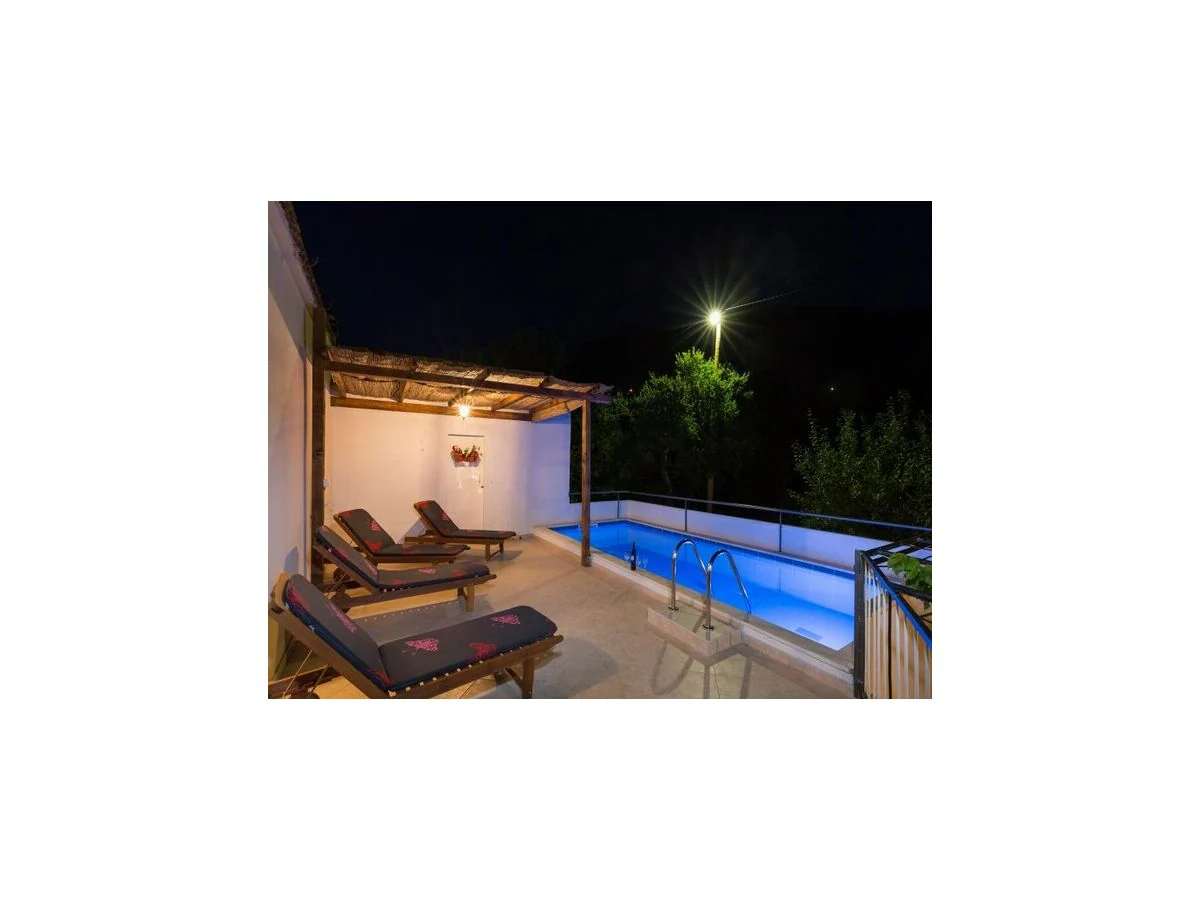 Villa Villa Dalmatian Gem - Two-Bedroom Villa with Terrace and Swimming Pool