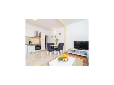 Villa Villa Dalmatian Gem - Two-Bedroom Villa with Terrace and Swimming Pool - Features photo 18