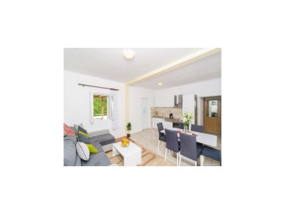 Villa Villa Dalmatian Gem - Two-Bedroom Villa with Terrace and Swimming Pool - Features photo 24