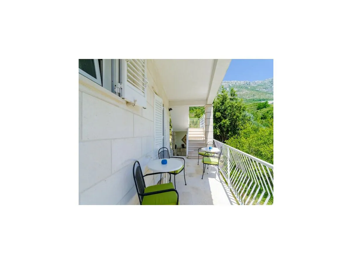 Apartment 3 bedroom apartment with balcony - Outdoor photo 3