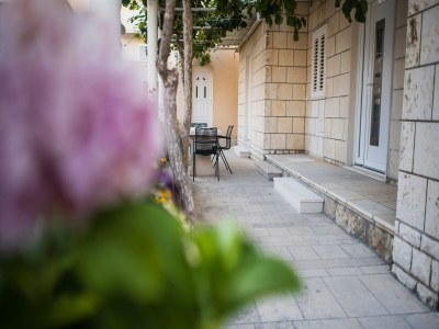 Apartment Serious Job Apartment - One Bedroom Apartment with Shared Terrace (veći) - Outdoor photo 4