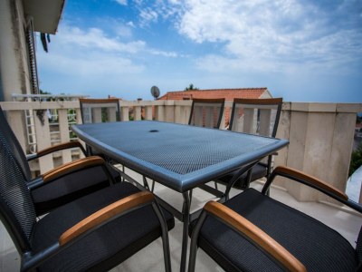 Apartment Serious Job Apartment - One Bedroom Apartment with Shared Terrace (veći) - Outdoor photo 29
