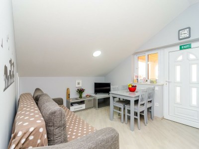 Apartment Apartments Donita - Standard Two Bedroom Apartment with Balcony and Sea View - Features photo 13