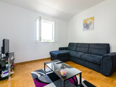 Apartment Ana Apartment - One Bedroom Apartment with Balcony - Features photo 8