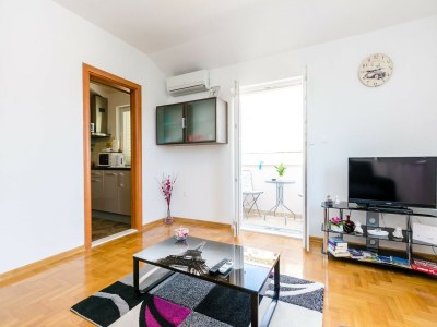 Apartment Ana Apartment - One Bedroom Apartment with Balcony - Features photo 19