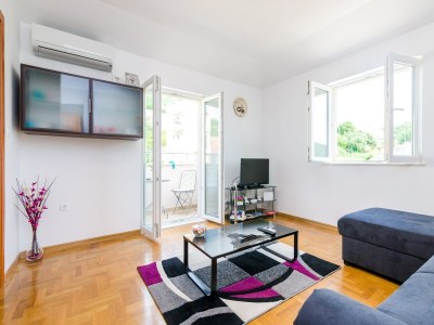 Apartment Ana Apartment - One Bedroom Apartment with Balcony - Features photo 26