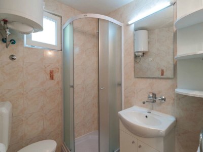 Holiday house Holiday Home Blossom - Four Bedroom Holiday Home with Outdoor Pool and Jacuzzi - (ST) - Features photo 11