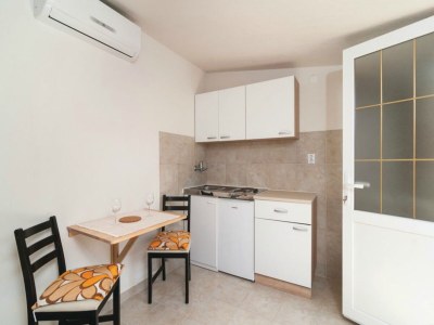 Holiday house Holiday Home Blossom - Four Bedroom Holiday Home with Outdoor Pool and Jacuzzi - (ST) - Features photo 14