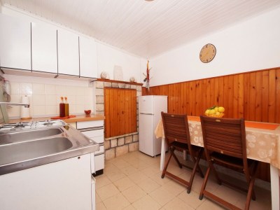 Holiday house Vacation House Planika - Two Bedroom Holiday Home with Terrace and Sea View - Features photo 13