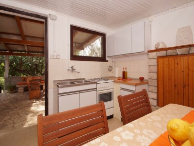 Holiday house Vacation House Planika - Two Bedroom Holiday Home with Terrace and Sea View - Features photo 19