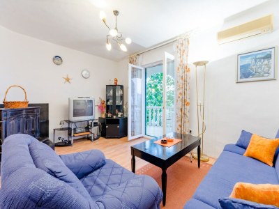 Apartment Apartment Sea Star - Three-Bedroom Apartment with Pool and Sea View - Features photo 25