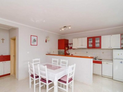 Apartment Apartments Matuško Mljet - Two-Bedroom Apartment with Terrace and Sea View - Features photo 9