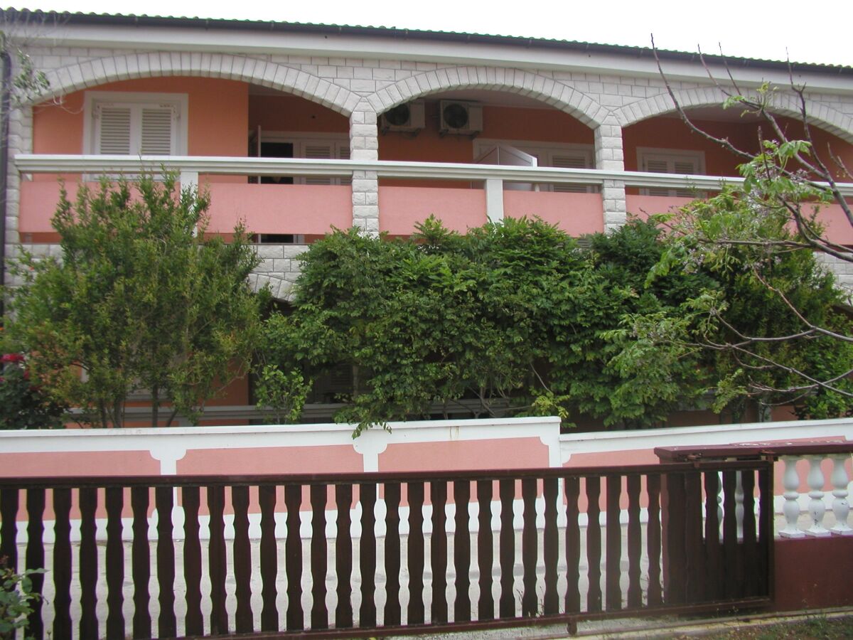 Apartment Two bedroom apartment with terrace Vir A-19323-a