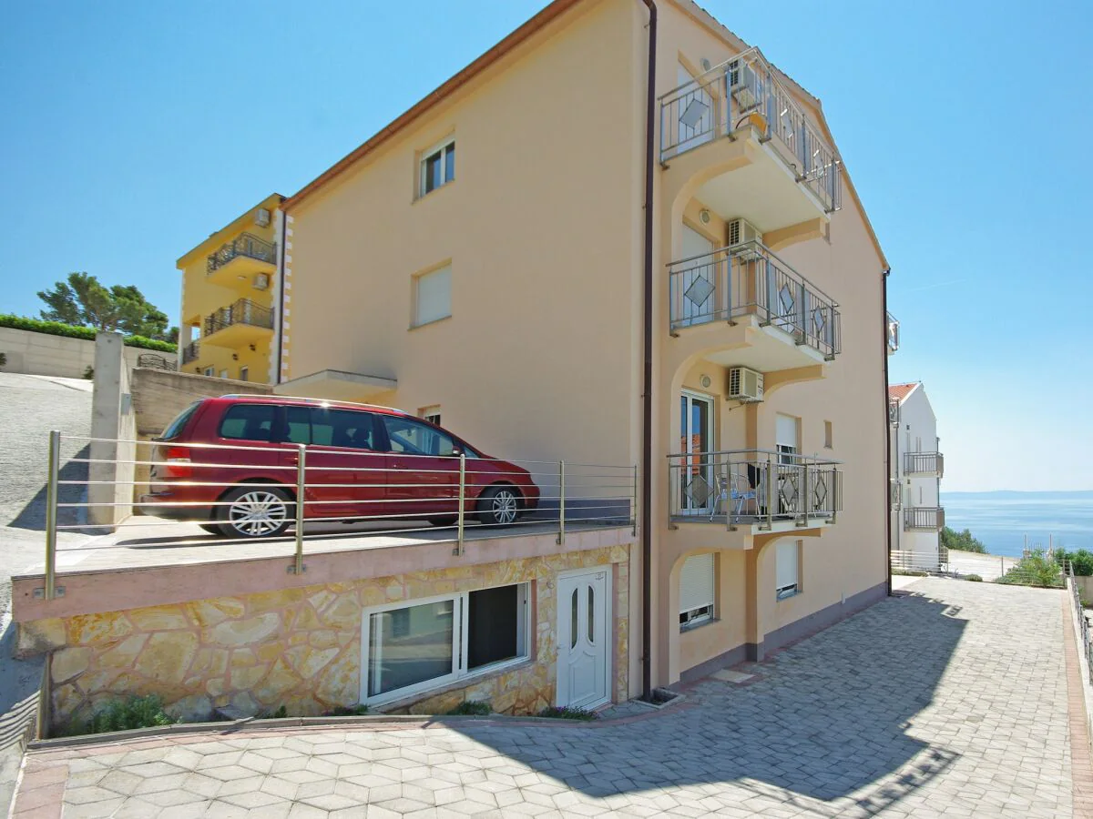 Apartment Three bedroom apartment with balcony and sea view Krvavica, Makarska A-18911-d - Outdoor photo 2