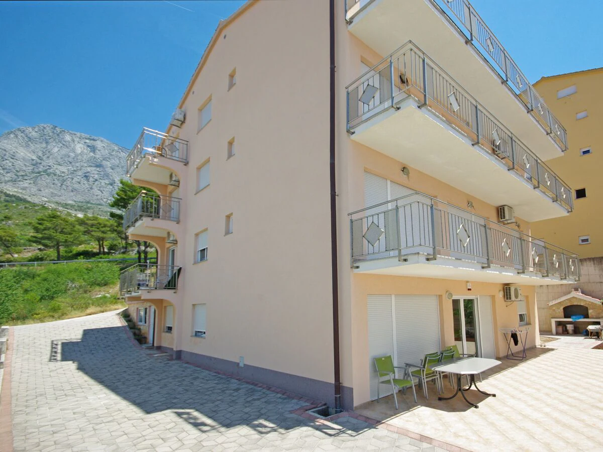 Apartment Three bedroom apartment with balcony and sea view Krvavica, Makarska A-18911-d - Outdoor photo 3